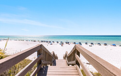 Views of the Gulf, Private Beach Access, & Bikes
