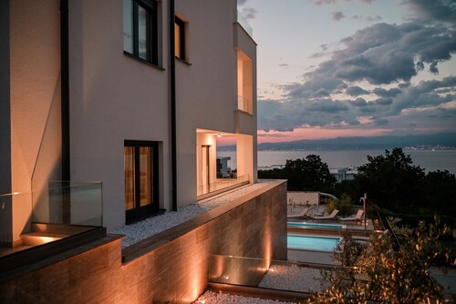 Luxuriöses Apartment Malinska Sky mit privatem Pool