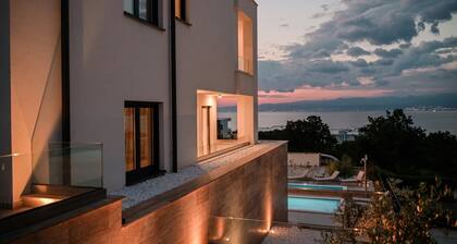 Luxury Malinska Sky Apartment with private pool