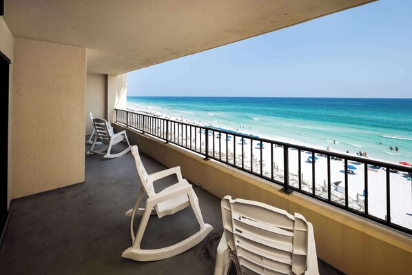 Property grounds - Surf Dweller 606, Largest Gulf Front balconies (Fort Walton Beach)