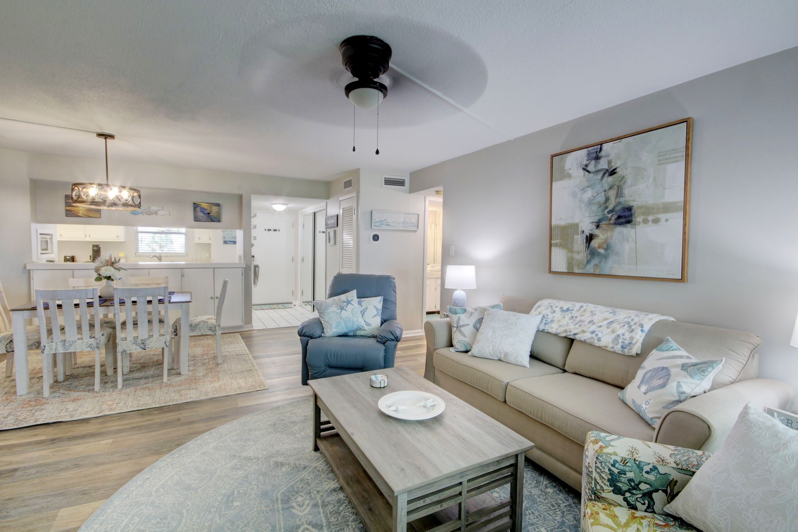 Condo, 1 Bedroom | Living area