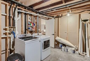 Townhome, 4 Bedrooms | Private kitchen