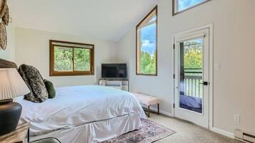 Townhome, 4 Bedrooms | 4 bedrooms, free WiFi