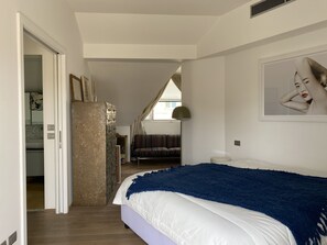 3 dormitorios, escritorio, tabla de planchar con plancha y wifi