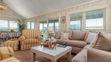 Casa, 3 quartos | Área de estar