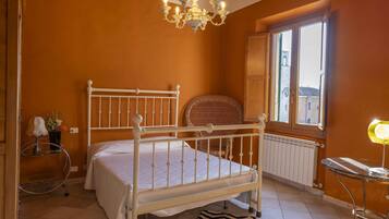 1 chambre, fer et planche Ă repasser, lit parapluie, Wi-Fi gratuit