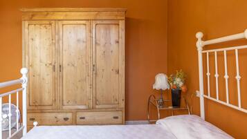 1 Schlafzimmer, Bügeleisen/Bügelbrett, Reisekinderbett, kostenloses WLAN