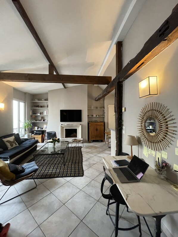 Living area - Parisian Charm in Arts-et-Métiers - sleeps 4 - 10 day minimum (Paris)