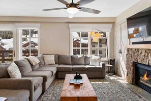 公寓客房, 3 間臥室 | 起居區