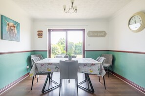 Meeting facility - Newly Refurbished Lavish House in Peterborough (Peterborough)