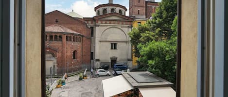 Interni