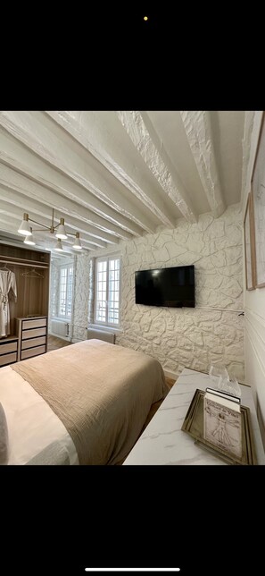 1 slaapkamer, een strijkplank/strijkijzer, gratis wifi, beddengoed