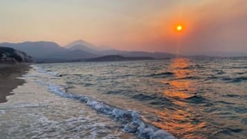 Una spiaggia nelle vicinanze