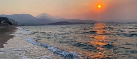 Una spiaggia nelle vicinanze