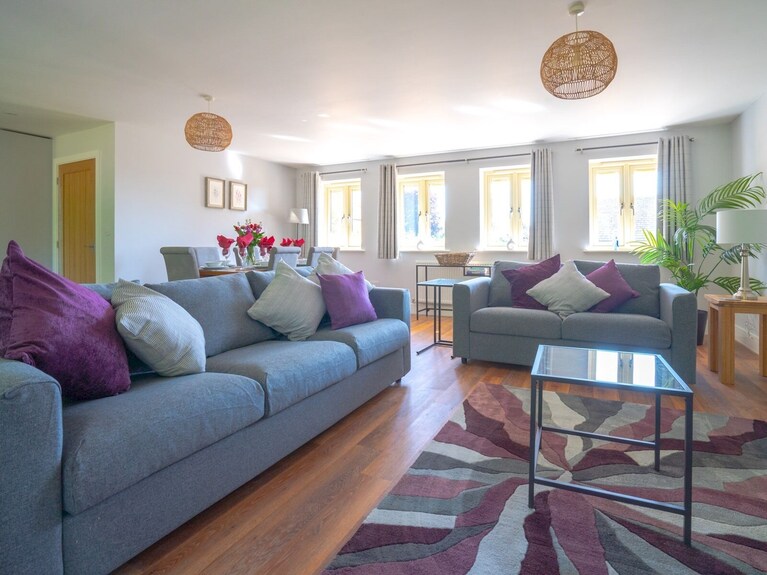 The Stables - Stylish Cottage | Hot Tub | Parking - Pass The Keys - Moreton-in-Marsh