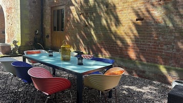 Cottage | Outdoor dining
