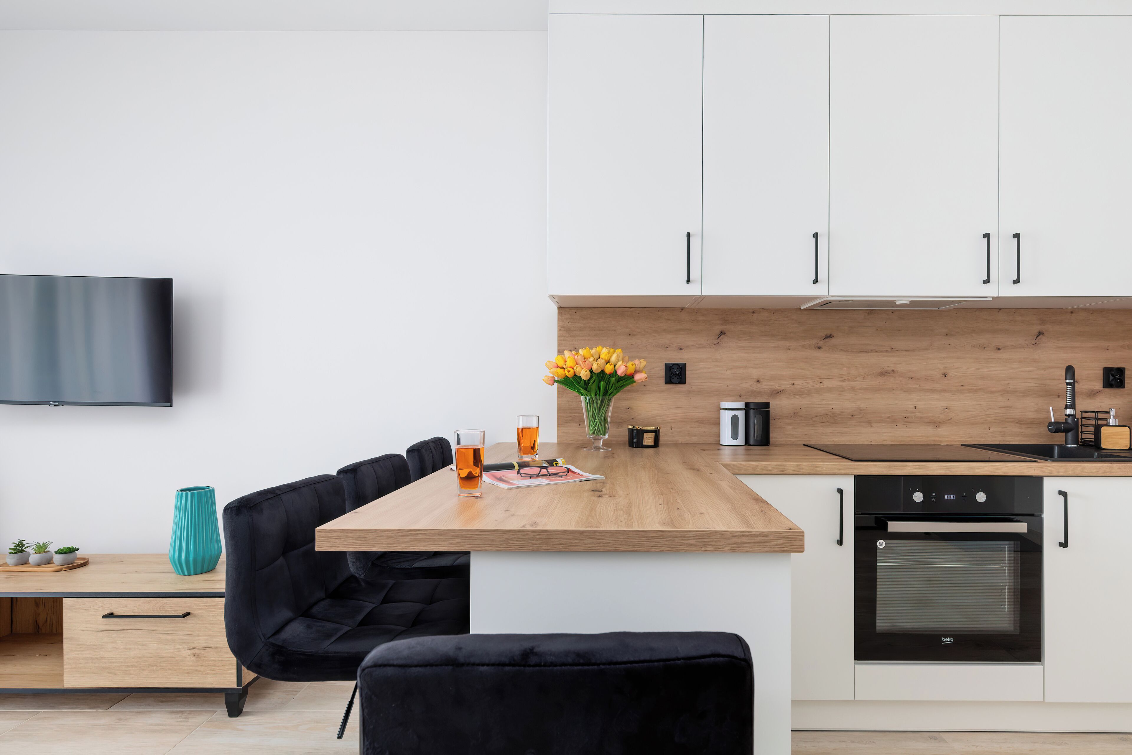 Apartment, 1 Bedroom, Balcony | Private kitchen | Microwave, dishwasher, coffee/tea maker, cookware/dishes/utensils