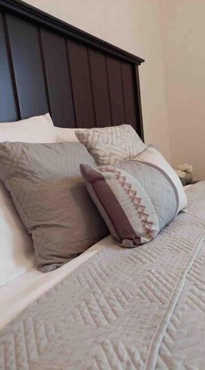 3 Schlafzimmer, Schreibtisch, kostenloses WLAN, Bettwäsche