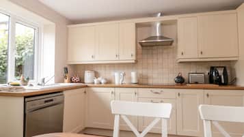 Cottage | Interior