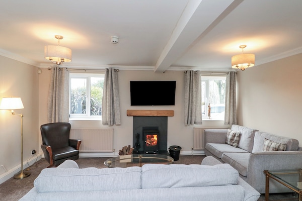 Cottage | Living area