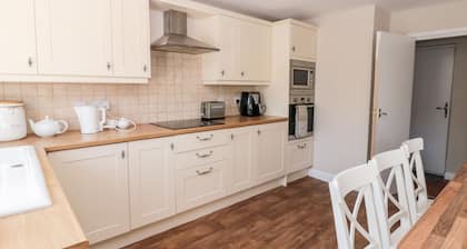 Highcliffe Cottage