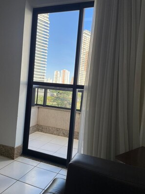 Standard Room | 1 bedroom, in-room safe, free WiFi, bed sheets - Sun Square Suítes Hotel By Lual (Goiânia)