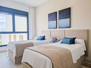 3 Schlafzimmer, Zimmersafe, Bügeleisen/Bügelbrett, Reisekinderbett