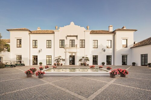 Stylish Townhouse @ Finca Cortesin Golf Resort