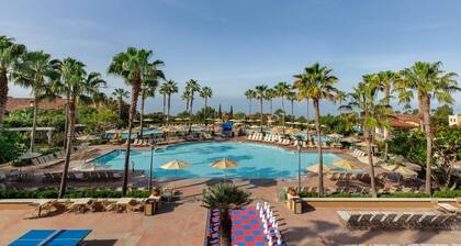 Situated on a majestic bluff overlooking Laguna Beach and the Pacific Ocean