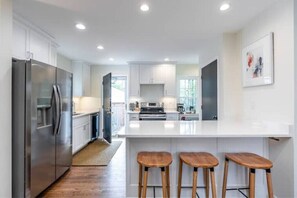 Fridge, microwave, oven, stovetop - Cool Places Lex
 (Lexington)