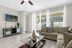 TV - 3 Bedrooms/ 3.5 Bathrooms/ Solara (1540 CP) (Kissimmee)