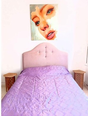 1 chambre, bureau, fer et planche à repasser, accès au Wi-Fi (inclus)