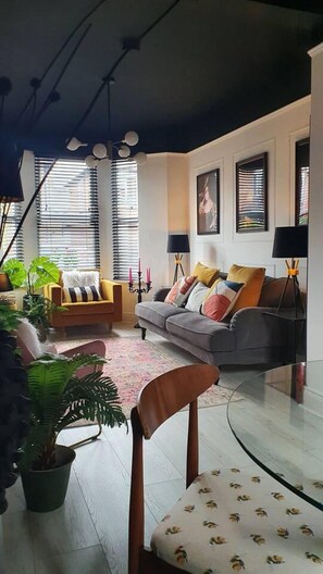 House | Living area - Luxury Designer 4-bed Home in the Heart of Belfast (Belfast)