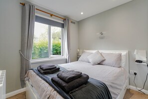 2 quartos, ferros/tábuas de passar roupa, Wi-Fi, roupa de cama