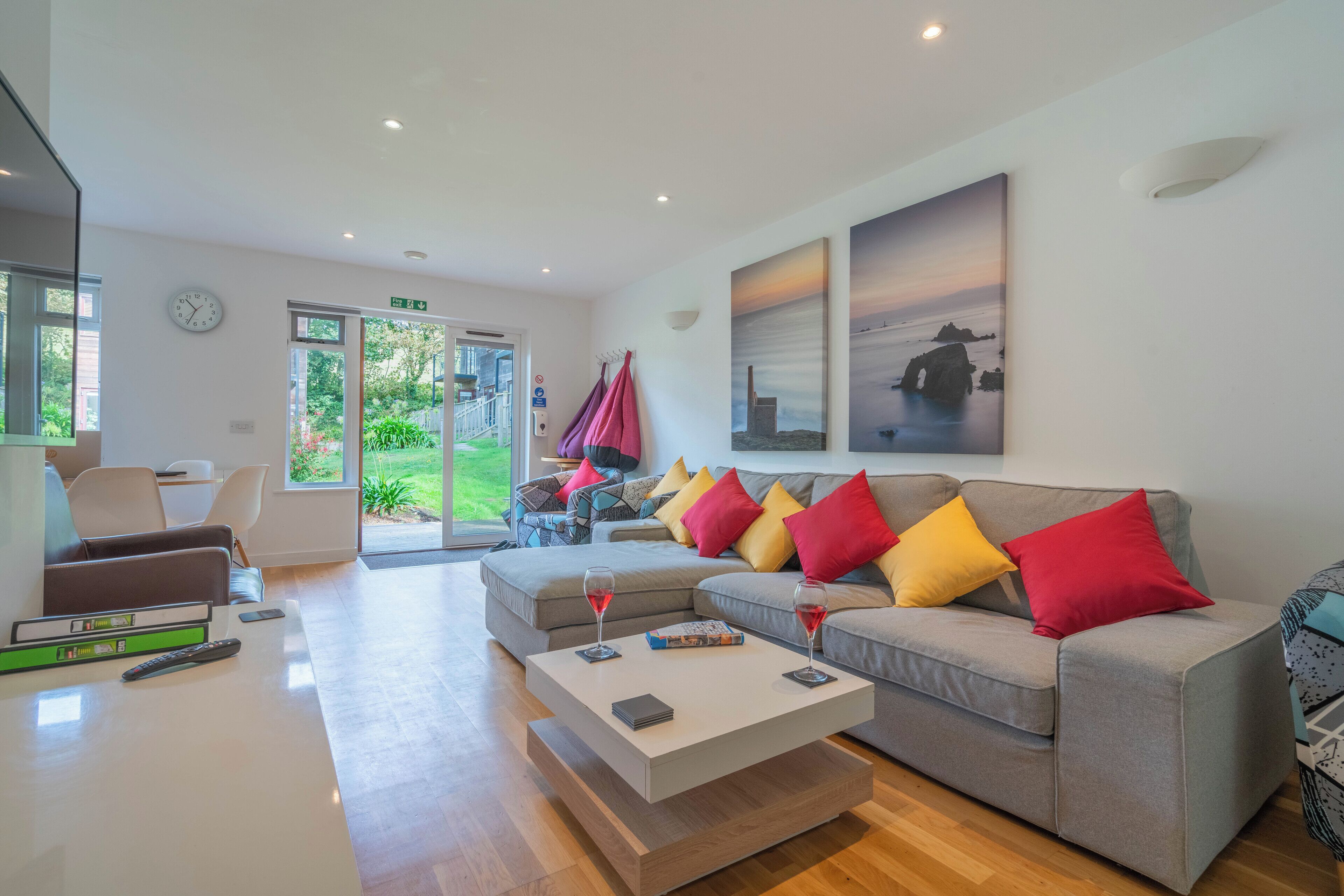 Cornish Holiday Home - Bodannon Eco House Sleeps 8 With Private Hot Tub - Portreath