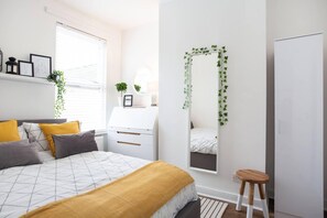 4 habitaciones, tabla de planchar con plancha y wifi gratis 