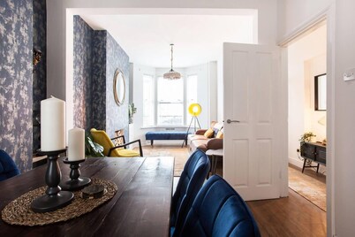 Luxurious 4-bedroom Home on Trendy Ormeau, Belfast