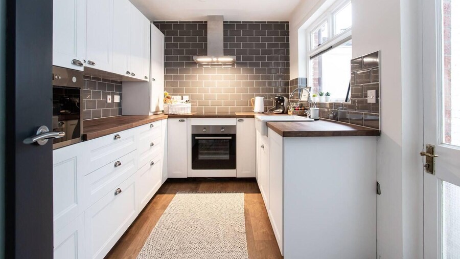 Luxurious 4-bedroom Home on Trendy Ormeau, Belfast