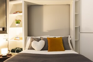 1 bedroom, individually decorated, individually furnished - notaMi - Special DHome (Milan)
