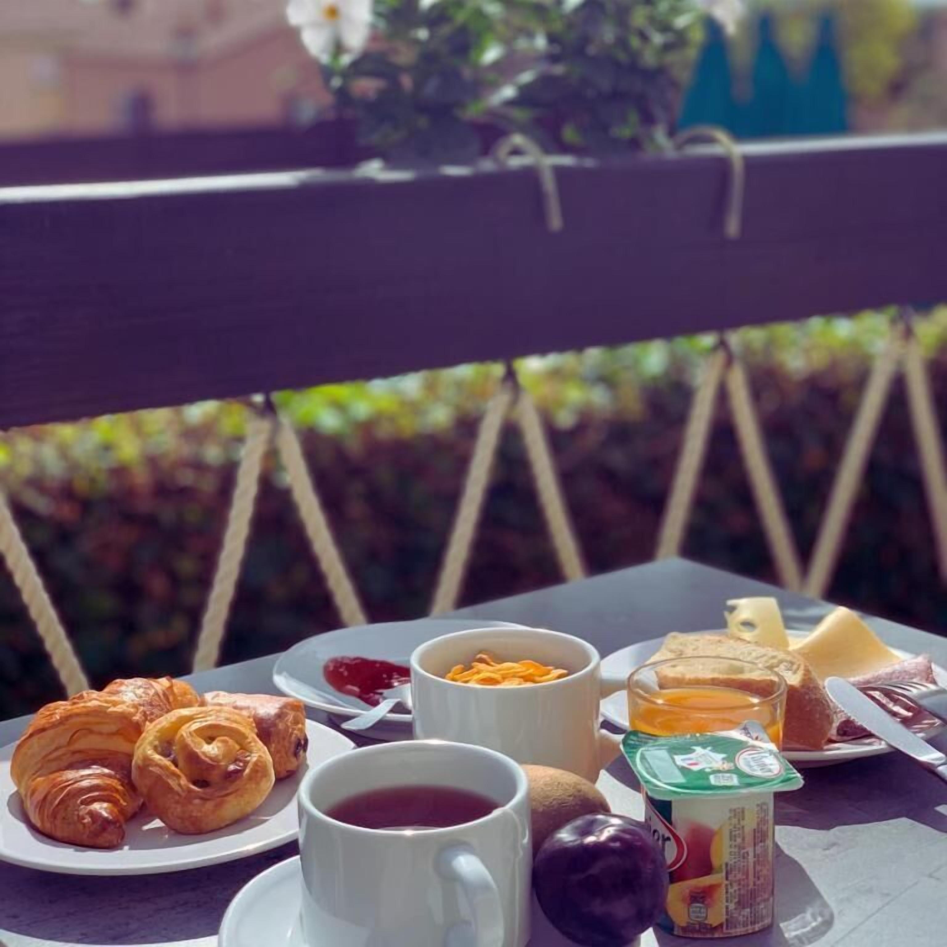 Tägliches Frühstücksbuffet gegen Gebühr