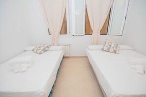 3 bedrooms, iron/ironing board, free WiFi