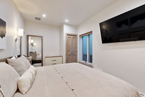 Bügeleisen/Bügelbrett, Internetzugang, Bettwäsche