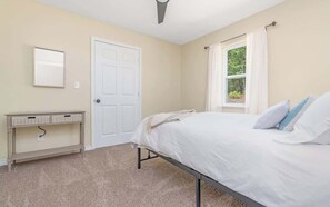 3 Schlafzimmer, Bügeleisen/Bügelbrett, Reisekinderbett, WLAN