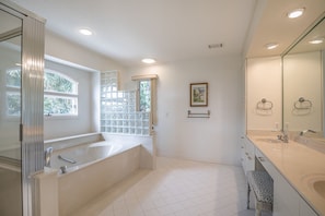 Bathtub, towels