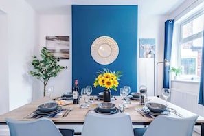 Dining - Gorgeous 3-bed home, amazing location, sleeps 7! (Nantwich)