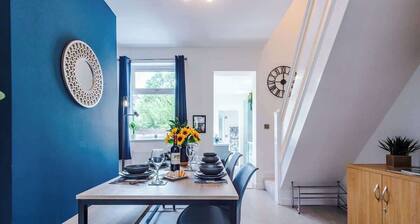 Gorgeous 3-bed home, amazing location, sleeps 7!