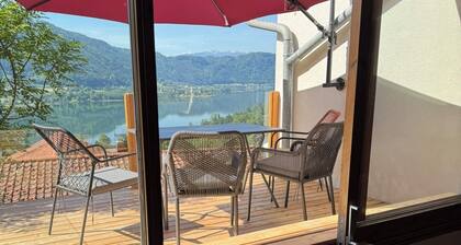Cozy house with lake view