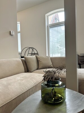 Living area - Pure Highlight Living 9 - Holiday apartment / temporary living (Steinfurt)