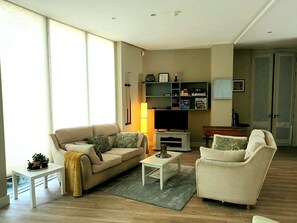Apartment | Living area - Beautiful 2-bed Apartment Near Waterford City (Waterford)