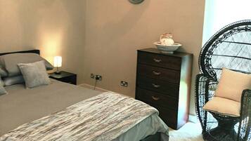 Apartemen | 2 kamar tidur, setrika/meja setrika, Wi-Fi gratis, dan seprai linen